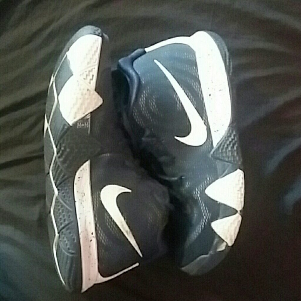 Nike Kyrie 4s